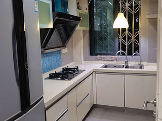 城西银泰对面2楼2居80方 