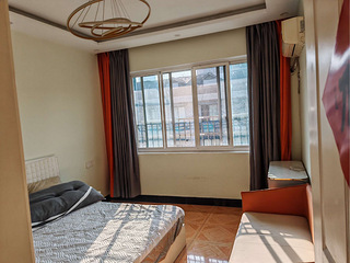 出租庆春银泰一室一厅一厨一卫房子