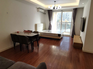 万科世纪之光81方三房出租  4700包物业可谈