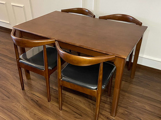 全新纯实木一桌四椅850一套，九龙坡自提