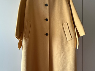 9.99新 鹅黄色长款大衣 全羊毛 仅买来试穿一次 骨折价出