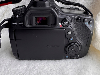 出佳能80d单反套机