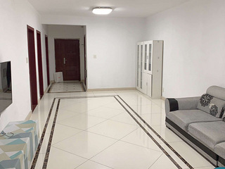 老余杭地铁站附近，离未科近，房东直租