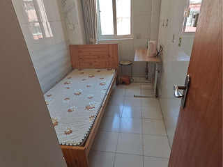 房东直租滨江长江小区1000元带独卫