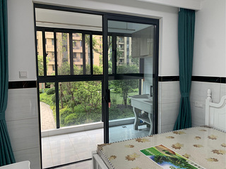 4号线地铁口，双阳台，房东直租