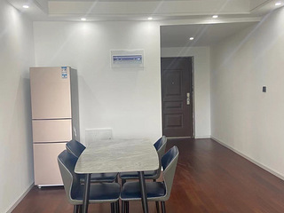 博物馆对面和煦锦庭三室二厅二卫出租