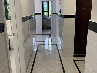 地铁口，三室一厅，双阳台