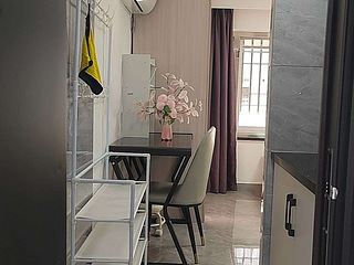 出租群辉小区一室一卫一厨