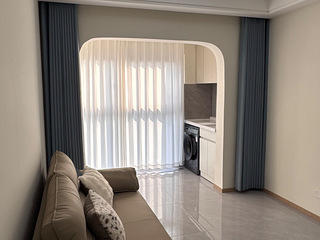 六堡钱潮名府二期90方精装，房东直租，随时可入住，停车50元