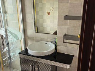 出租三里亭一区（春晖社区）主卧：交通便利，生活设施齐全独立卫