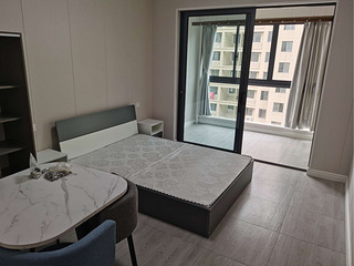 房东直租  拎包入住  交通便利  