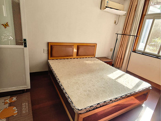 房东直租滨江长江小区朝南主卧内卫1750元