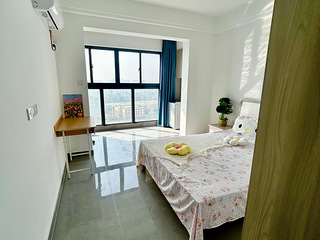 良渚杜诗苑，地铁2号线杜甫站，一室带阳台，独立厨卫