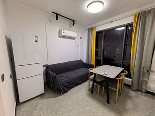 上城天街边，两室一厅出租