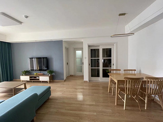 江北嘴溉澜溪地铁口保利澜三期3室两厅2卫房东直租