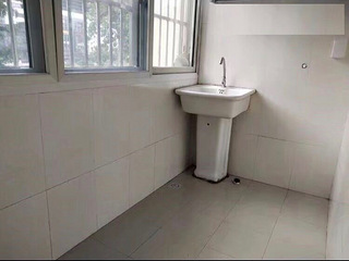 带阳台主卧 房东直租