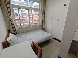 房东直租滨江长江小区大窗户单间1200