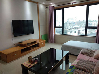 桐庐县江北桐君苑电梯房出租。1室2厅1厨1卫。70方