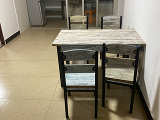 孙权路三室一厅一厨一卫