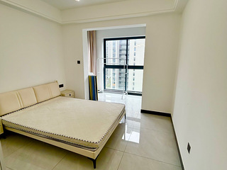 良渚杜诗苑，地铁2号线杜甫站，一室一厅带燃气带阳台，民用水电