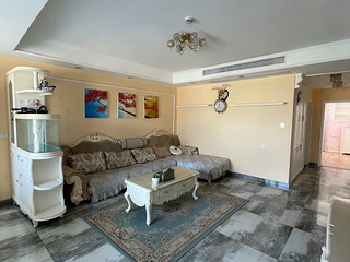 临平地铁口银泰城精装房出租