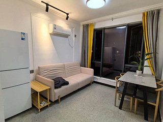 上城天街直播基地九意法两室一厅出租