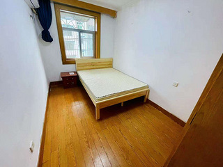 房东直签合同，2个房间（一南一北）出租，三楼，