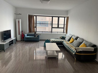 雅居乐四房简装出租