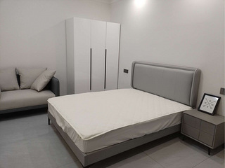 铂金时代朝南独卫 ，房东直租1900每月