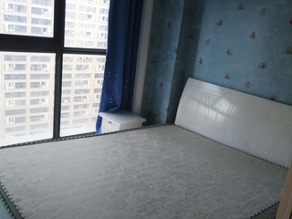 美致生活广场，LOFT三房二卫，拎包入住。