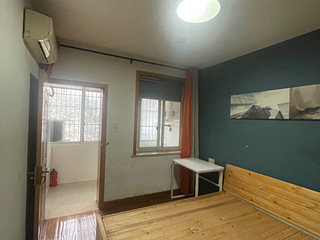 带阳台主卧 无中介费