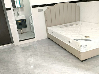 精装修二楼阳台大房间出租