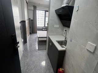 和安居2期：朝南主卧，卫生间朝西。边套。隔音好