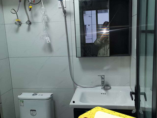 椒江寺前小区房屋出租，家电齐全，新装修