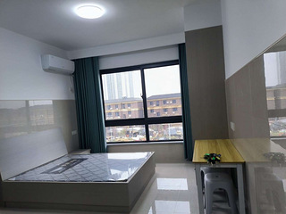 老余杭公交西站边精装修单间出租。房东直租，无中介。