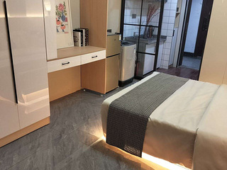 金沙湖地铁站一室一厅1550