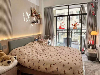 杭州下沙地铁一号线，金沙湖地铁口，朝南一居室