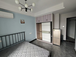 新街地铁口 新装修 拎包入住