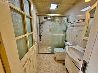 海峡路轻轨站附近三室一厅一卫出租