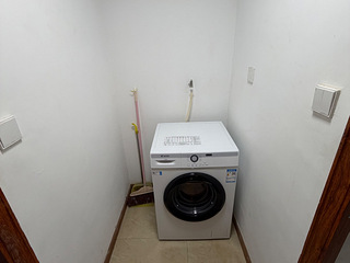 1500出租南坪二室两厅一卫