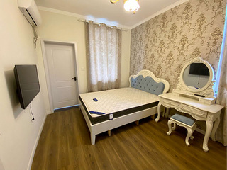 地铁5号线江城站附近，两房同大，拎包入住