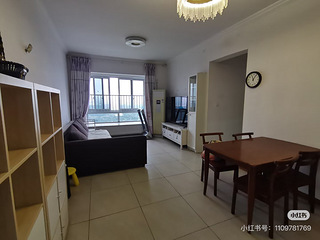 鸳鸯轻轨房三室一厅(两卧室带一书房)