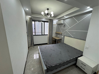 四号线平安桥地铁口，精装一室一厨一卫带阳台 天然气厨房