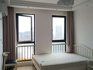 长河地铁站两房一厅，带露台