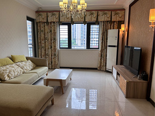 恒大御景半岛小高层朝北三房一卫出租