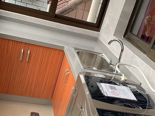 精装公寓出租：农大附小旁