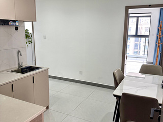 滨江一桥之隔|两室一厅朝南双阳台民用水电|诚心出租