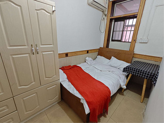 房东直租滨江长江小区单间带独卫1000元