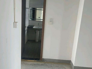 尚华苑130平 包车位 出租