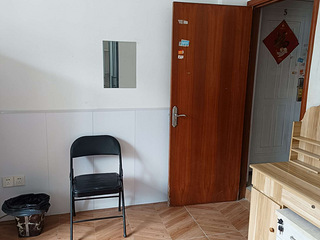 笕桥大世界五金城大单间朝南出租，价格便宜